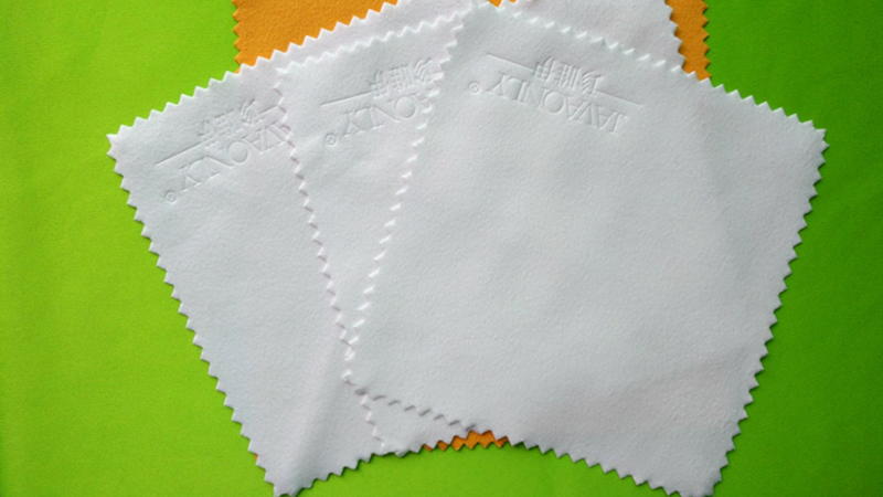 How to clean glasses wiping cloth